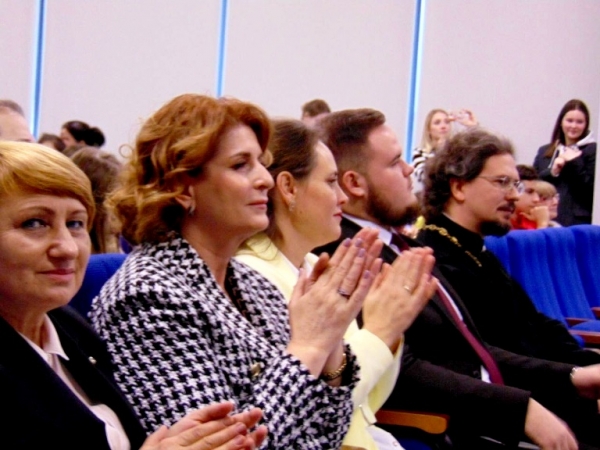 Настоятель Свято-Никольского храма города Ростова-на-Дону протоиерей Георгий Жилин принял участие в юбилейном мероприятии Школы № 64